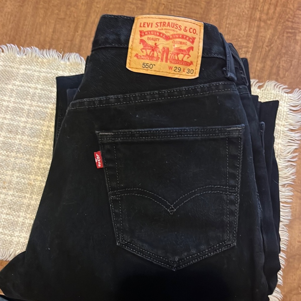 EUC Levi’s 550